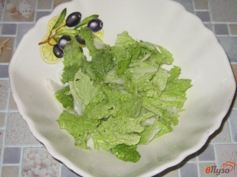 Фото приготовление рецепта: Салат овощной с малосольными огурчиками шаг №1