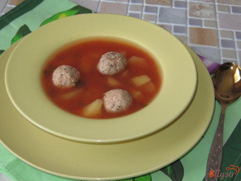 Фото приготовление рецепта: Томатный суп с грибными фрикадельками шаг №9