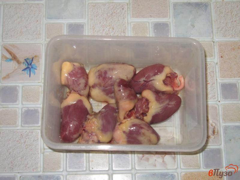 Фото приготовление рецепта: Утиные сердечки тушенные с брокколи шаг №1