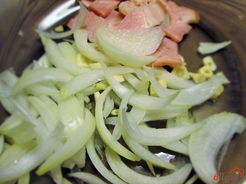 Фото приготовление рецепта: Суп-пюре из цветной капусты с беконом шаг №2