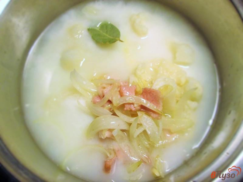 Фото приготовление рецепта: Суп-пюре из цветной капусты с беконом шаг №6