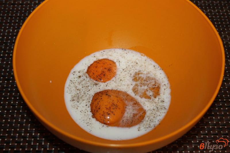 Фото приготовление рецепта: Шпинатный омлет с твердым сыром на молоке шаг №1
