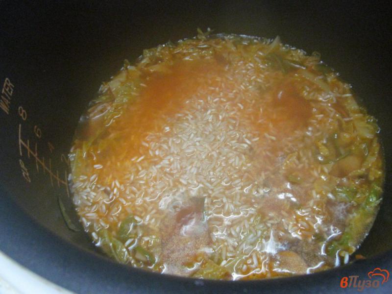 Фото приготовление рецепта: Свинина с грибами и савойской капустой в мультиварке шаг №5