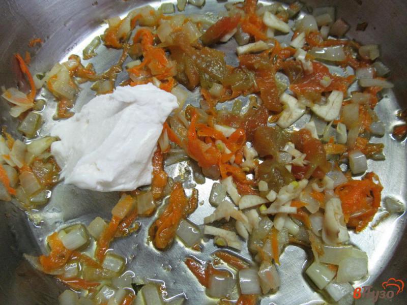 Фото приготовление рецепта: Лапша в овощном соусе шаг №3
