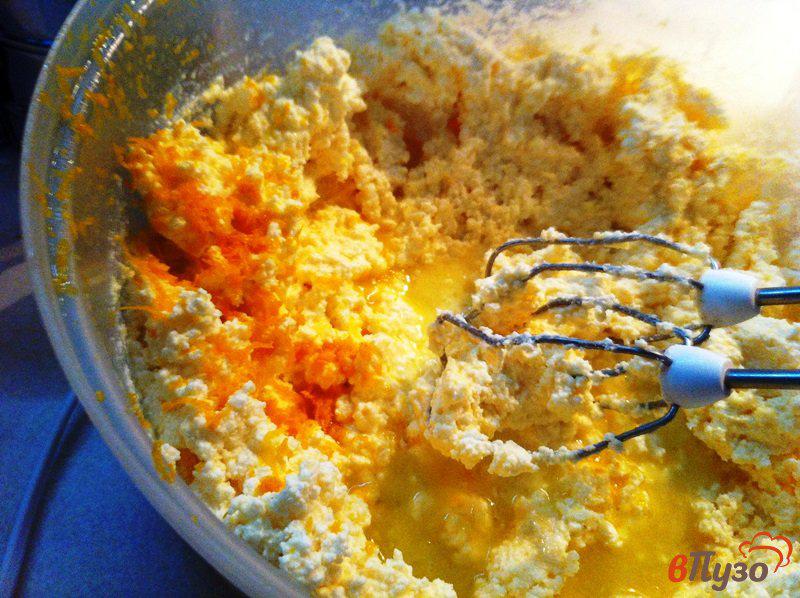 Фото приготовление рецепта: Творожный пирог с апельсиновой цедрой в мультиварке шаг №3