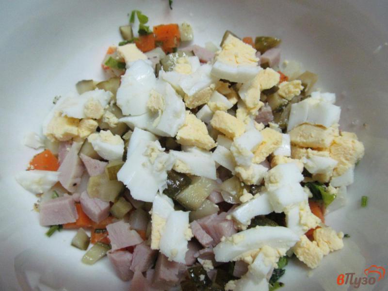 Фото приготовление рецепта: Салат «оливье» без майонеза шаг №6