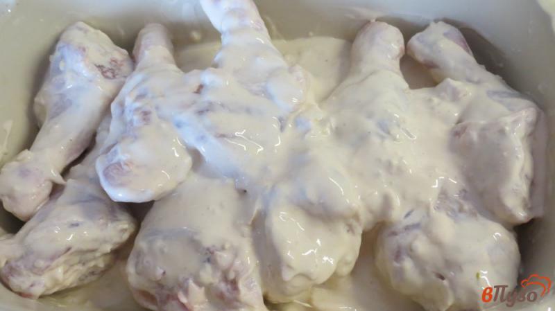 Фото приготовление рецепта: Куриные голени в соево-сметанном маринаде шаг №3