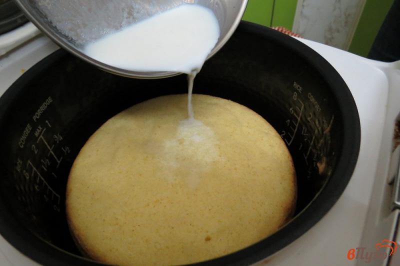Фото приготовление рецепта: Бисквит манный в мультиварке шаг №8