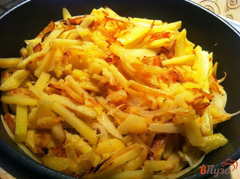 Фото приготовление рецепта: Жаренный картофель на гарнир шаг №5
