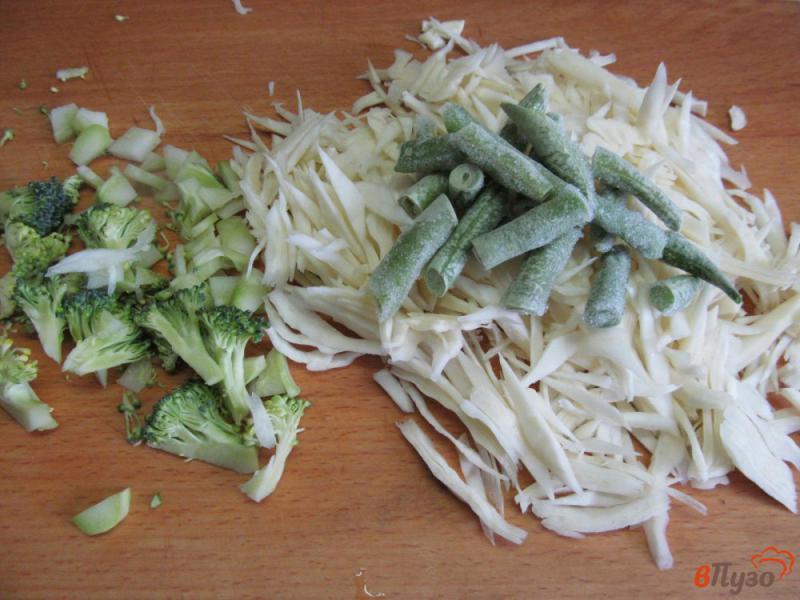 Фото приготовление рецепта: Постный борщ с брокколи и фасолью шаг №6