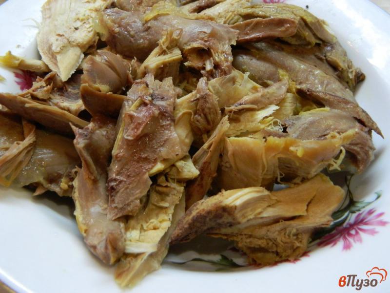 Фото приготовление рецепта: Подлива к макаронам из отварного мяса петуха шаг №1
