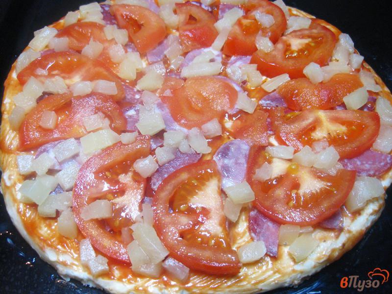 Фото приготовление рецепта: Пицца с ананасами шаг №8
