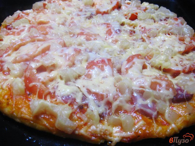 Фото приготовление рецепта: Пицца с ананасами шаг №10