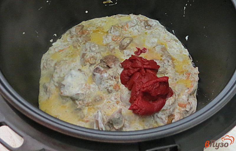 Фото приготовление рецепта: Печень в соусе, в мультиварке шаг №9