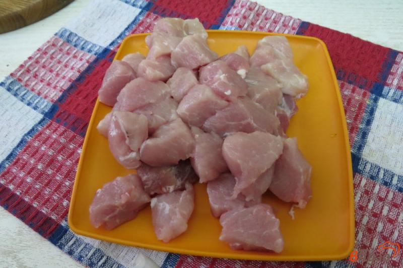 Фото приготовление рецепта: Жаркое со свининой, картофелем и овощами в мультиварке шаг №3
