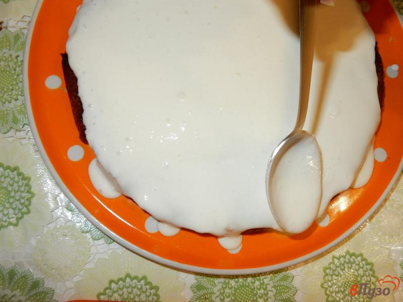Фото приготовление рецепта: Пирог на сгущенном молоке со сметанным кремом шаг №15
