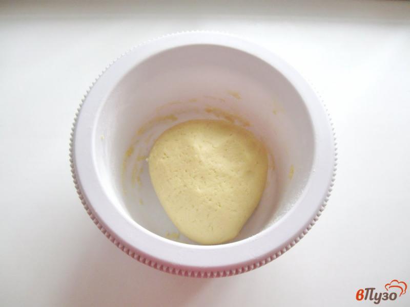 Фото приготовление рецепта: Песочное пирожное с джемом шаг №4
