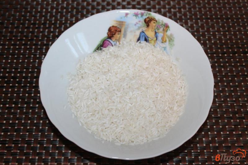 Фото приготовление рецепта: Рис в мультиварке с овощами и соевым соусом шаг №3