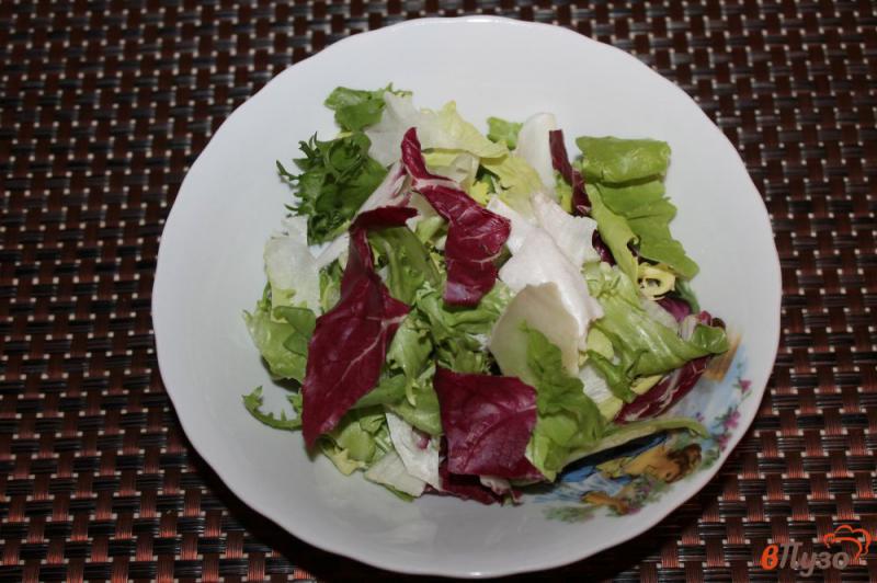 Фото приготовление рецепта: Салат с грушей и хамоном шаг №1