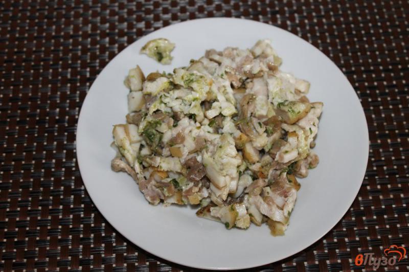 Фото приготовление рецепта: Жареный картофель на маринованном сале с луком шаг №1