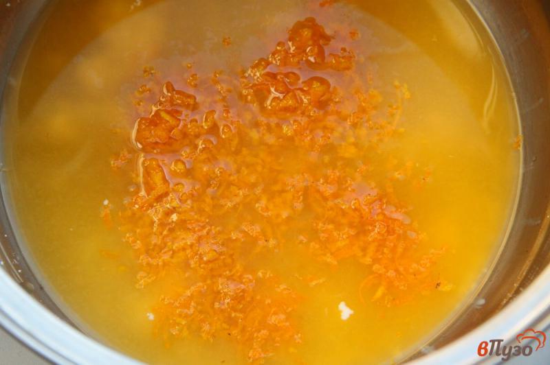 Фото приготовление рецепта: Апельсиновый соус к оладьям, блинчикам или сырникам шаг №3