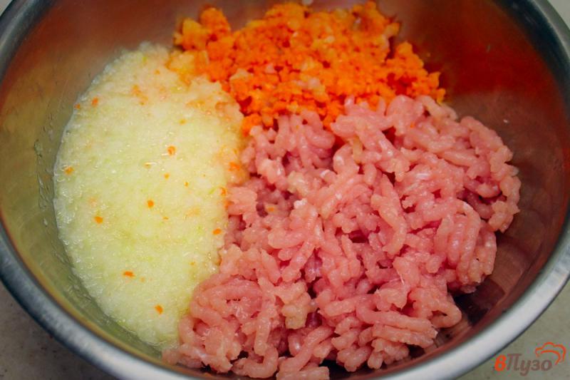 Фото приготовление рецепта: Сладкий перец с индюшатиной и рисом в духовке шаг №1