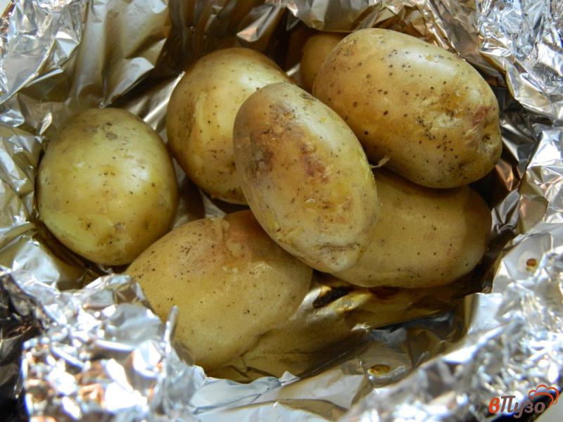 Фото приготовление рецепта: Картофель по-домашнему с сыром шаг №3