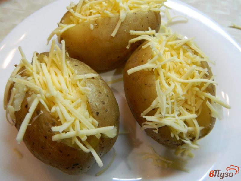 Фото приготовление рецепта: Картофель по-домашнему с сыром шаг №5