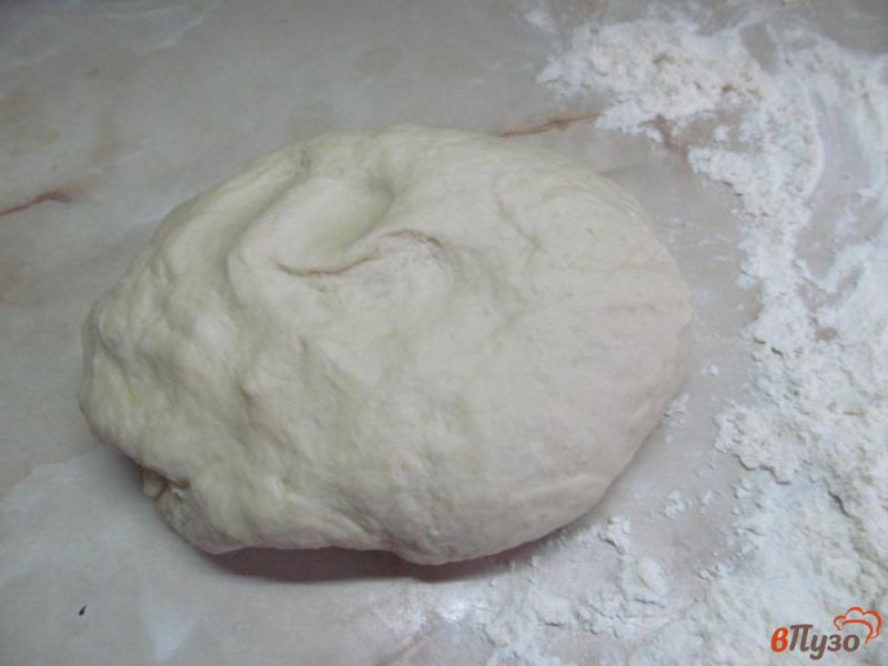 Фото приготовление рецепта: Хлеб с шалфеем и сливочным маслом шаг №4