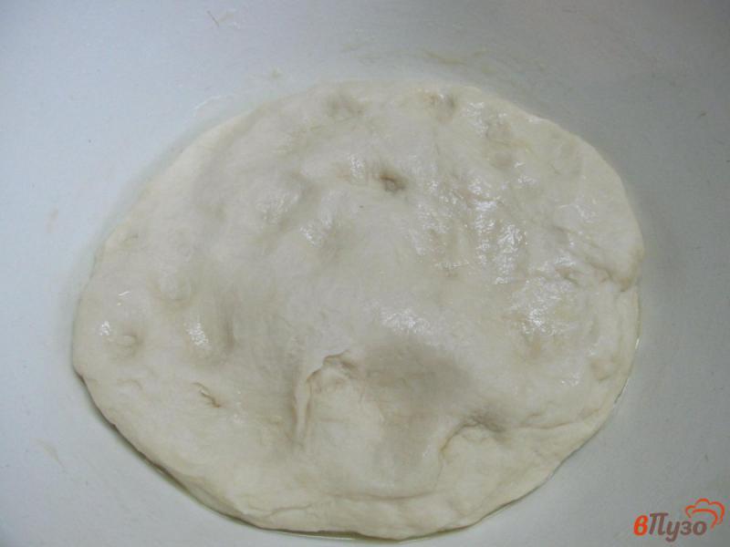 Фото приготовление рецепта: Хлеб с шалфеем и сливочным маслом шаг №5