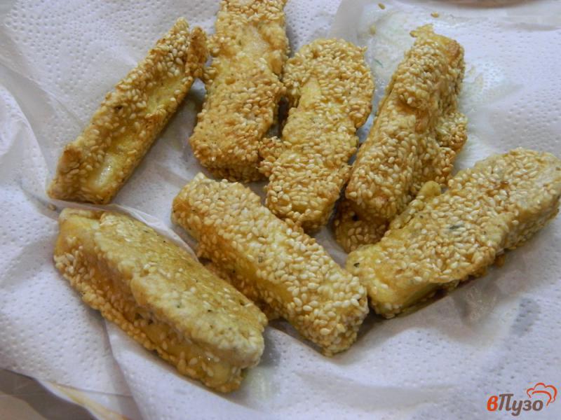 Фото приготовление рецепта: Сыр тофу в кунжуте шаг №4