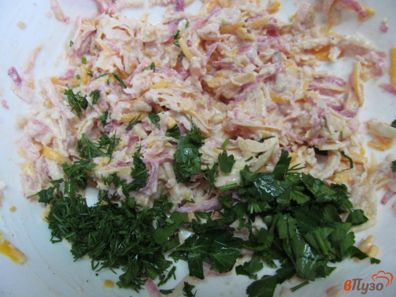 Фото приготовление рецепта: Овощной зимний салат с тыквой редькой и яблоком шаг №7