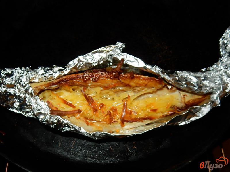 Фото приготовление рецепта: Скумбрия запеченная с сыром шаг №6