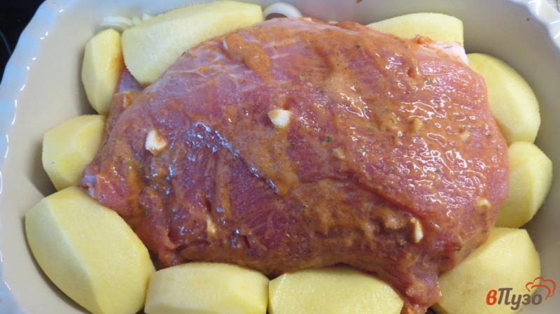 Фото приготовление рецепта: Запеченная свинина с овощами шаг №5