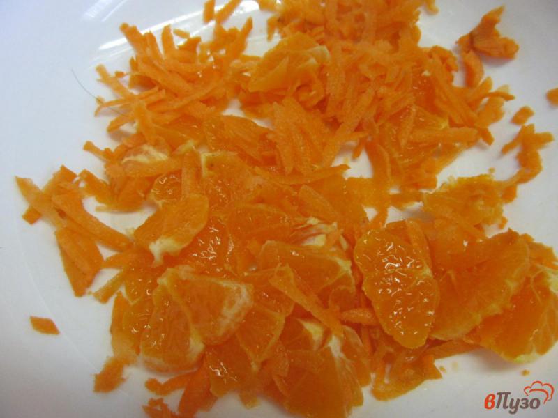 Фото приготовление рецепта: Салат из мандарина с овощами и рукколой шаг №1