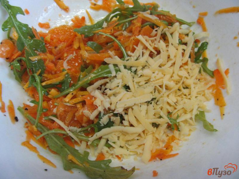 Фото приготовление рецепта: Салат из мандарина с овощами и рукколой шаг №5