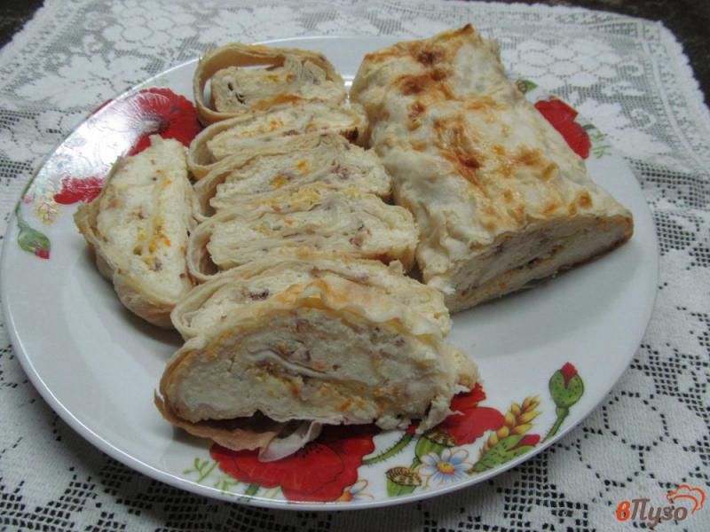Фото приготовление рецепта: Ленивый пирог с творогом и орехами в лаваше шаг №6