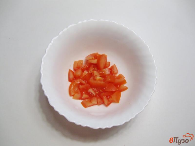 Фото приготовление рецепта: Салат из ветчины с помидором шаг №1