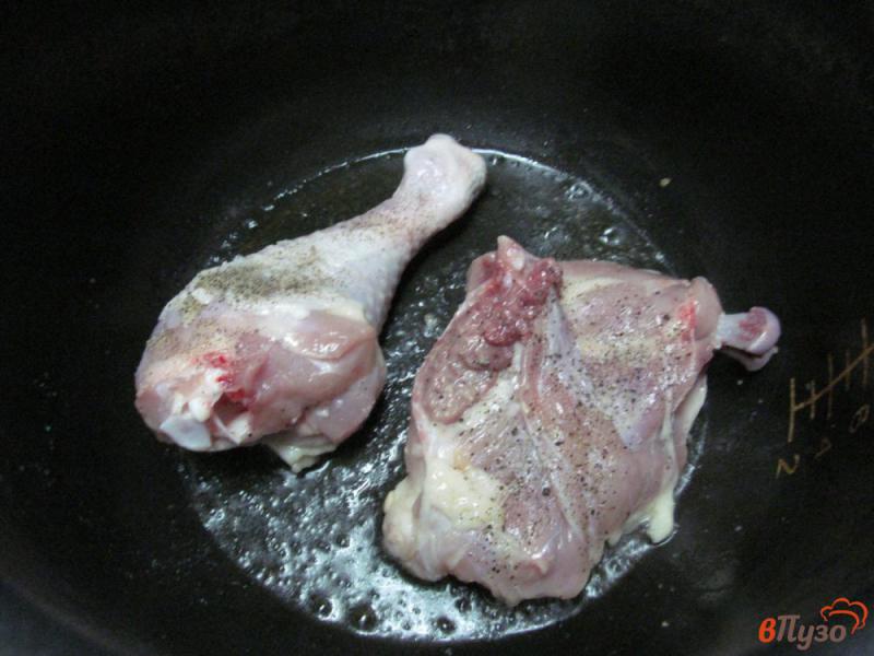 Фото приготовление рецепта: Тушеная курица с овощами в мультиварке шаг №1