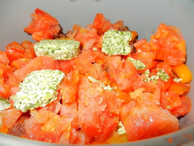 Фото приготовление рецепта: Фасоль с копчеными ребрышками и овощами шаг №6