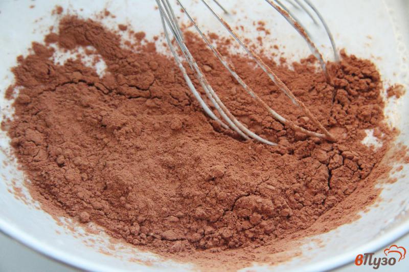 Фото приготовление рецепта: Шоколадное печенье на белках шаг №2