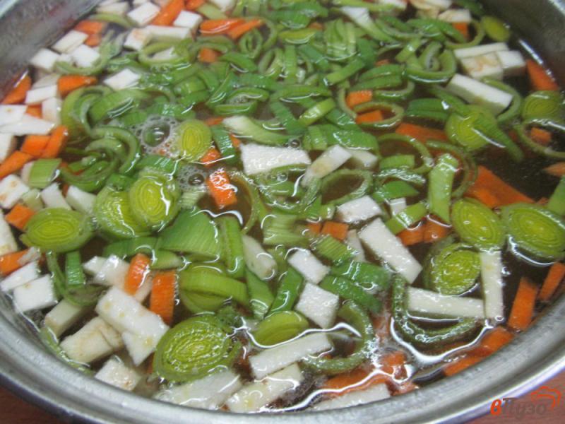 Фото приготовление рецепта: Овощной суп с гречкой на молоке шаг №3