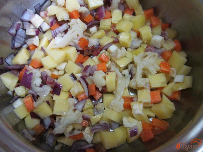 Фото приготовление рецепта: Картофельный суп с яйцом на беконе шаг №3