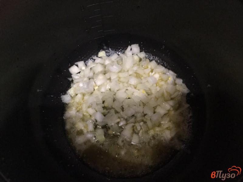 Фото приготовление рецепта: Рис с сосисками в мультиварке шаг №4