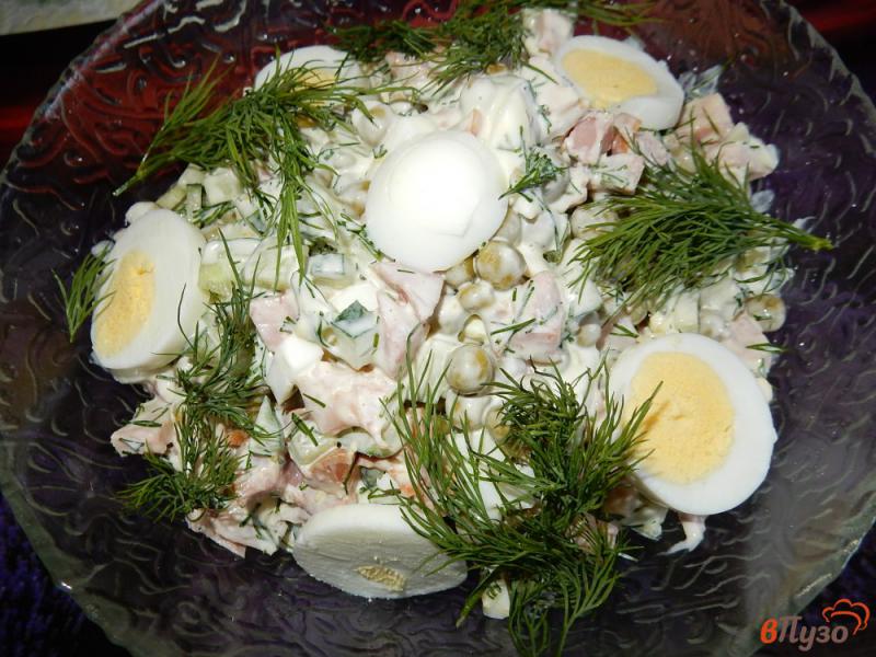 Фото приготовление рецепта: Салат с копченой курицей шаг №8