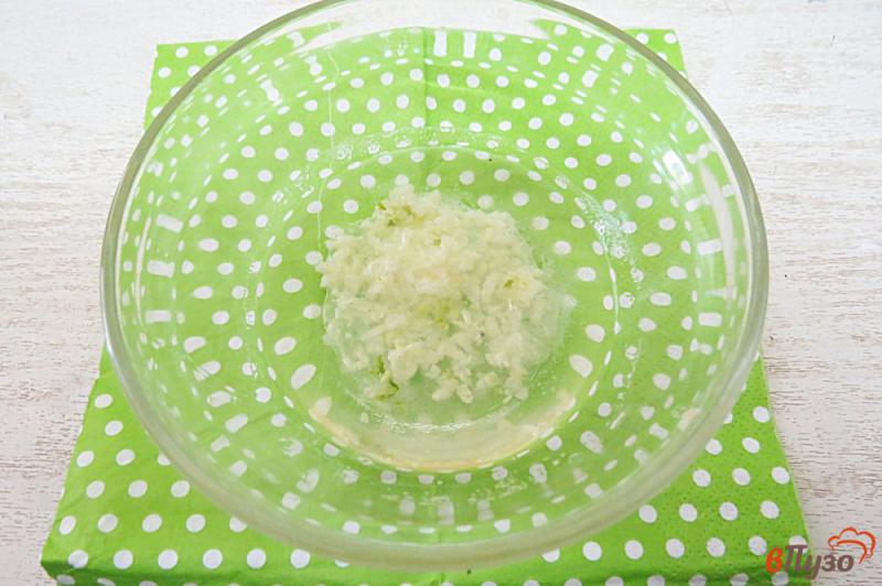 Фото приготовление рецепта: Салат из свеклы с черносливом без майонеза шаг №5