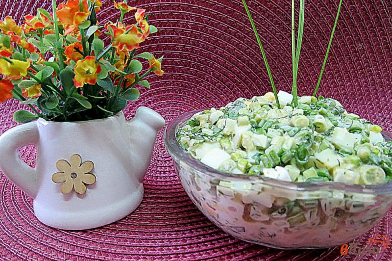 Фото приготовление рецепта: Салат из черемши и яиц шаг №9