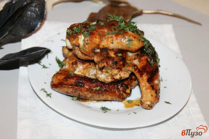 Фото приготовление рецепта: Куриные крылья с перцем чили и лимоном шаг №5
