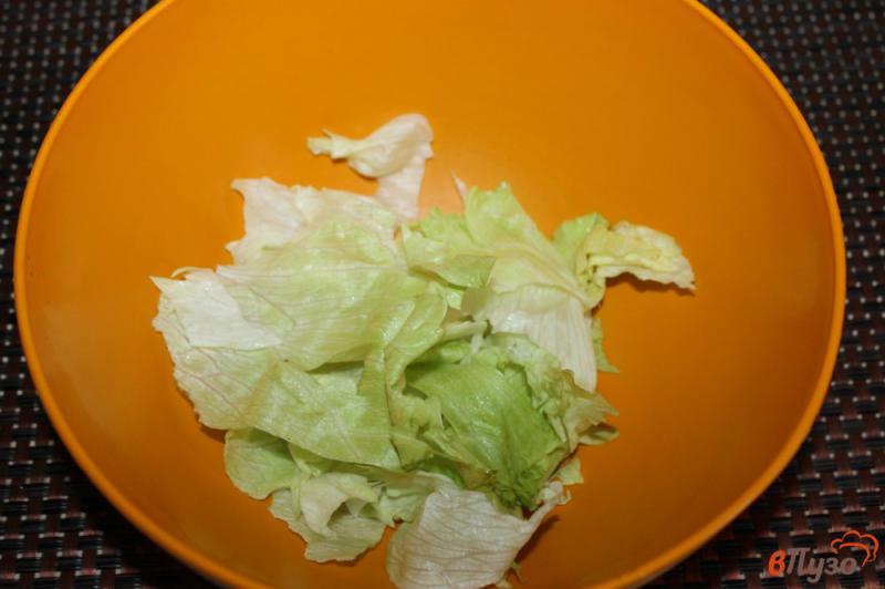 Фото приготовление рецепта: Салат витаминный с айсбергом шаг №1