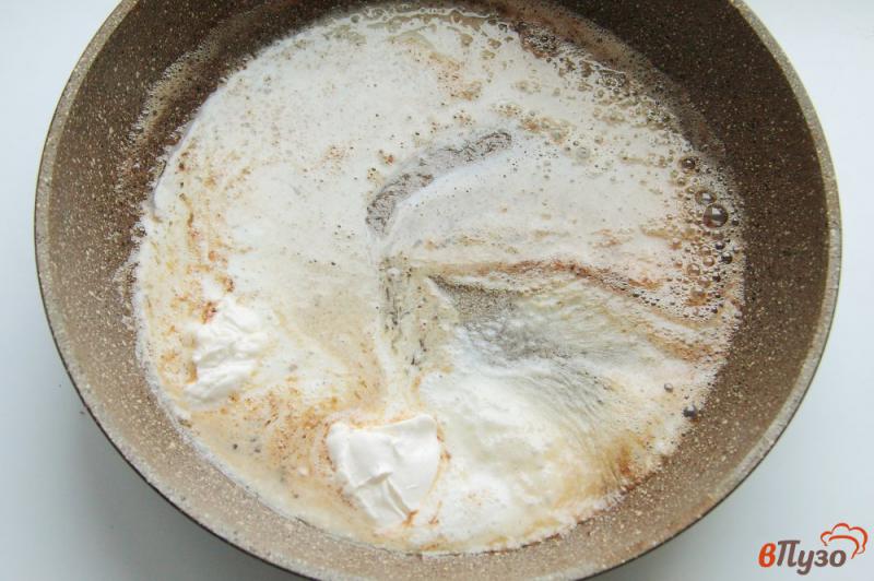 Фото приготовление рецепта: Макароны в сметанно-сырном соусе шаг №3